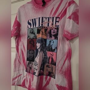 Taylor Swift- Swiftie Pink Bleach T-shirt Short SleeveSize Medium Gildan